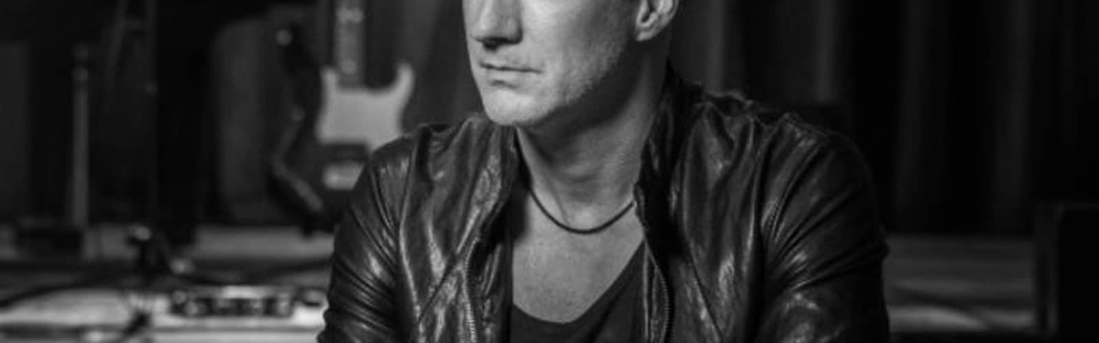 Eliot Lewis of Live From Darylâ€™s House