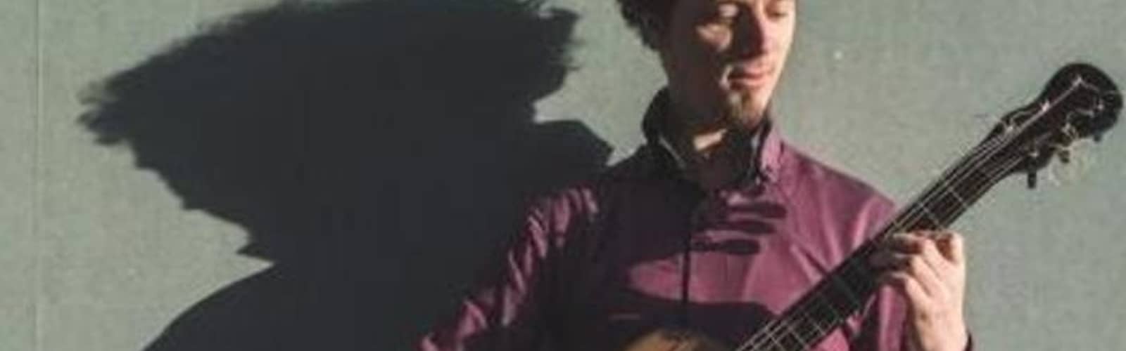 Izhar Elias, early-guitar specialist