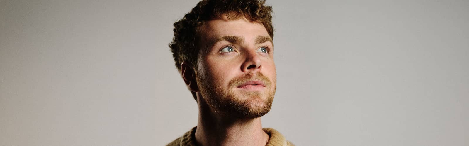 Alex Warren: Finding Family on the Road