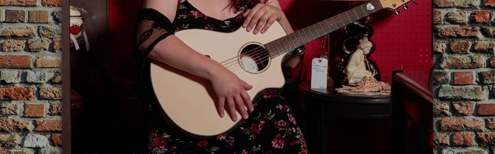 Jillian Riscoe: Live Music Tuesdays at Sail Away Wine