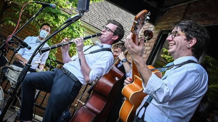 Swingin' n Shakin' with Whirlybirds - FREE Happening Hour Show