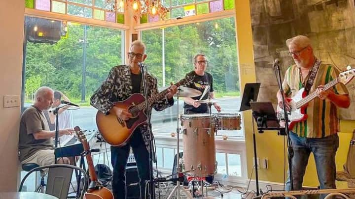 Jeff Tobin and the 1099s with The Everlasting Happiness