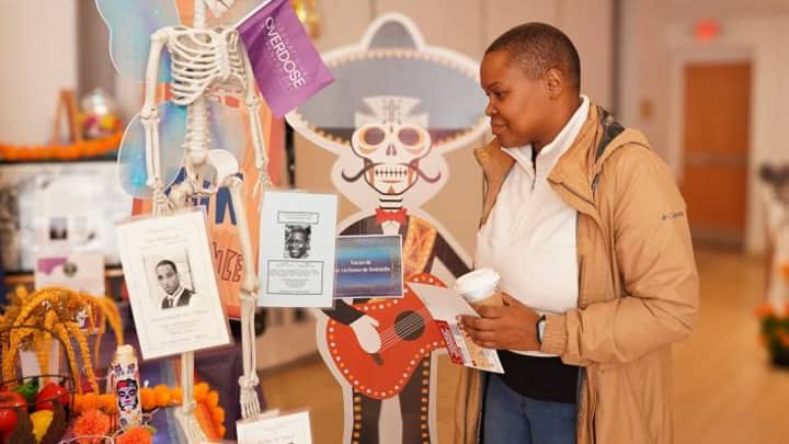 Café con Arte: Day of the Dead Ofrendas