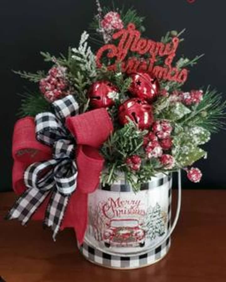 October 25th- Christmas Centerpiece