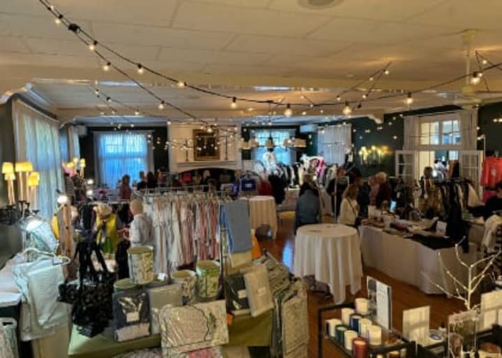 Country Garden Club of Perrysburg 39th Annual Trunk Show
