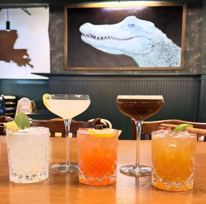Happy Hour @ White Alligator
