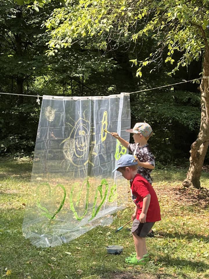NATURE DAY CAMP (AGES 2-6): Get Messy!