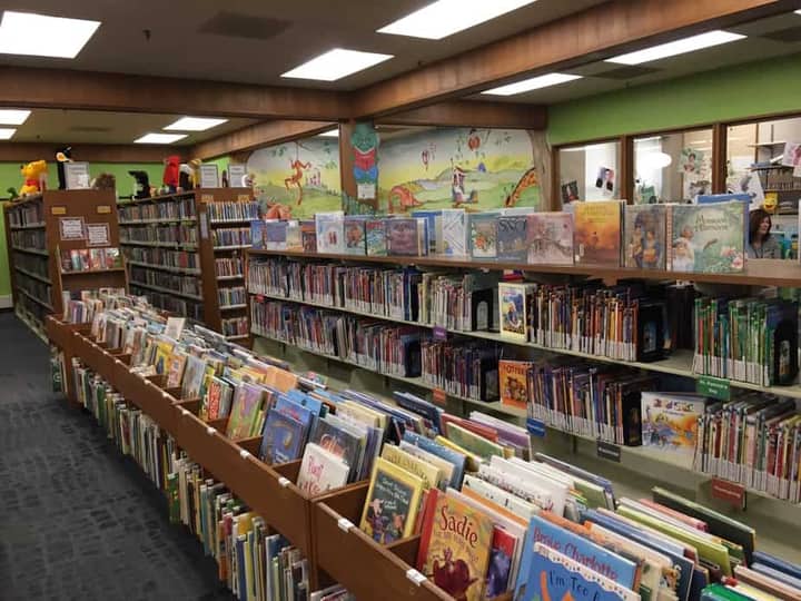 Baby and Lapsit Storytime, Oconomowoc Library