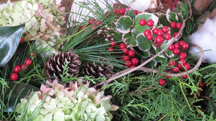 Festive Flair: Holiday Centerpiece Workshop morning