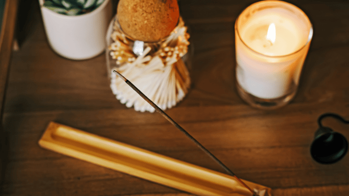 Natural Botanical Incense: Winter Scents for the Holidays