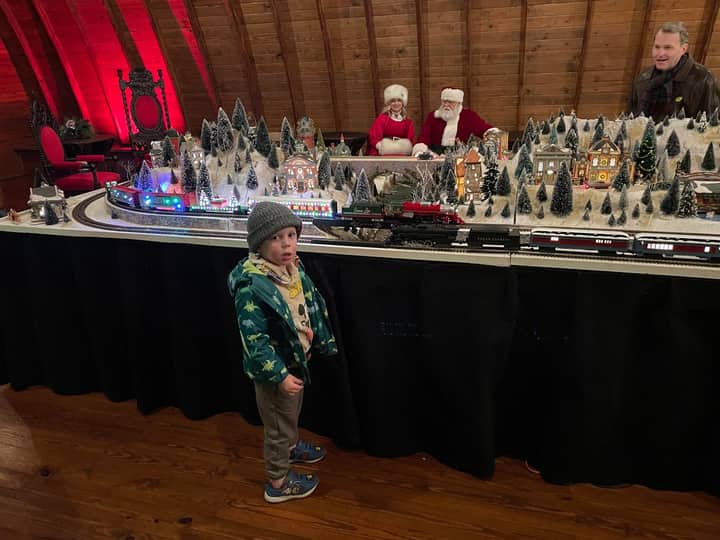 Yuletide 2026: Friday, November 27, 5p ticket – Matching Pajamas Weekend