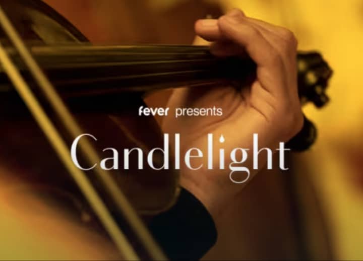 Candlelight: Christmas Classics